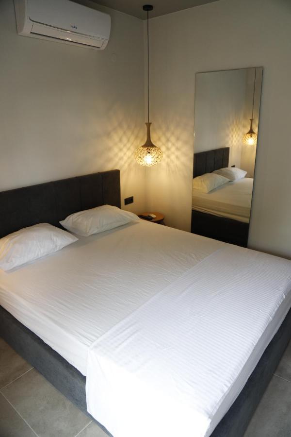 Aelia Boutique Apartments & Rooms Неа-Врасна Екстер'єр фото
